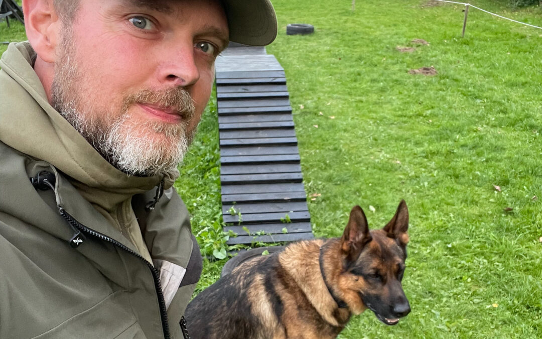 At hjælpe reaktive hunde kræver forståelse og tålmodighed